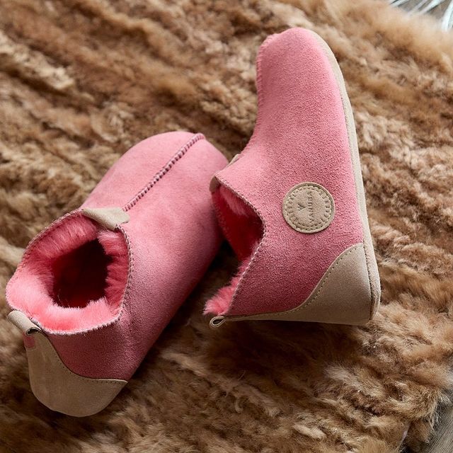 Odinės šlepetės iš aukštikalnių